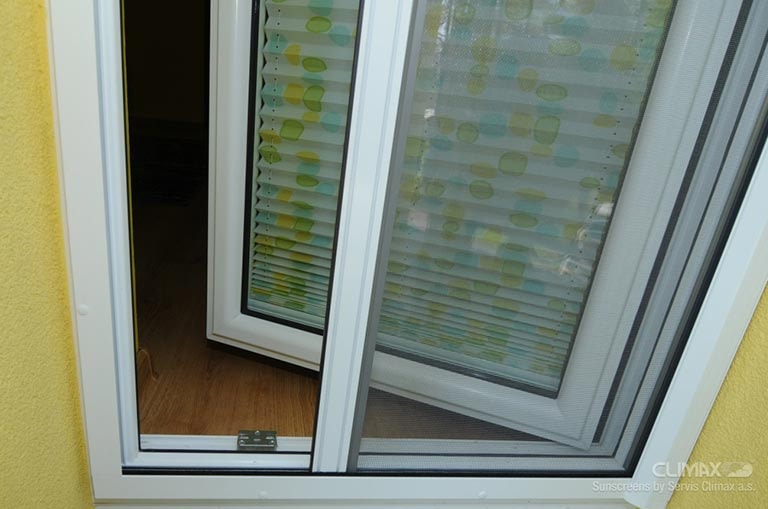Rolovací (okenní i dveřní) sítě proti hmyzu